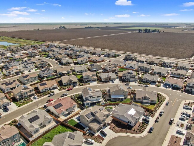 Building Photo - 1245 Pacific Pl