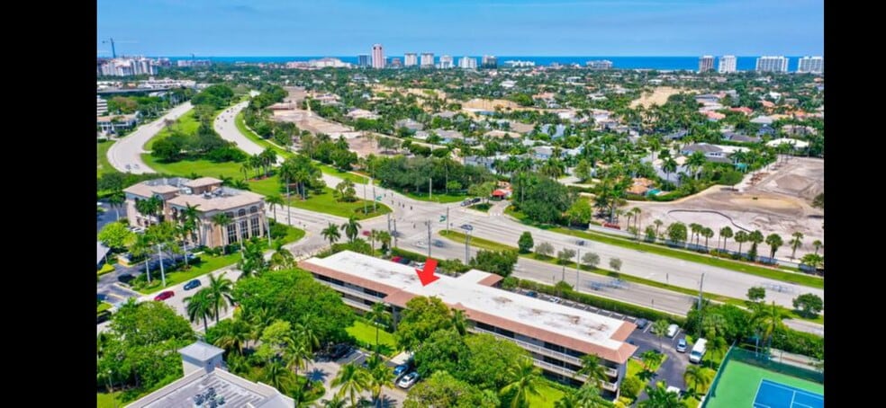 Building Photo - 100 Royal Palm Way