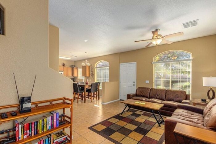 Building Photo - 458 N 168th Ln