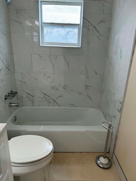 Bathroom - 503 Mayflower Ln