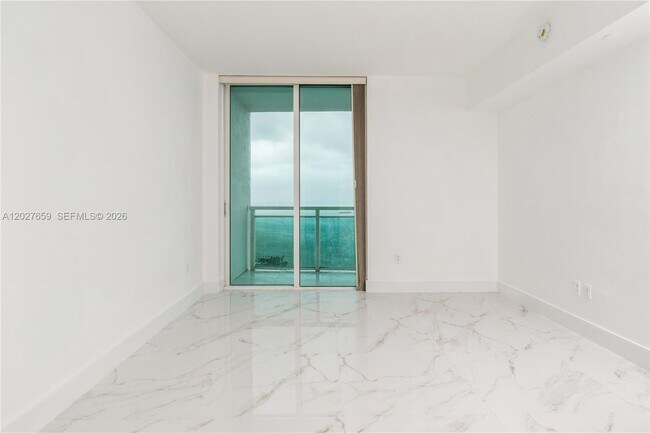Building Photo - 951 Brickell Ave
