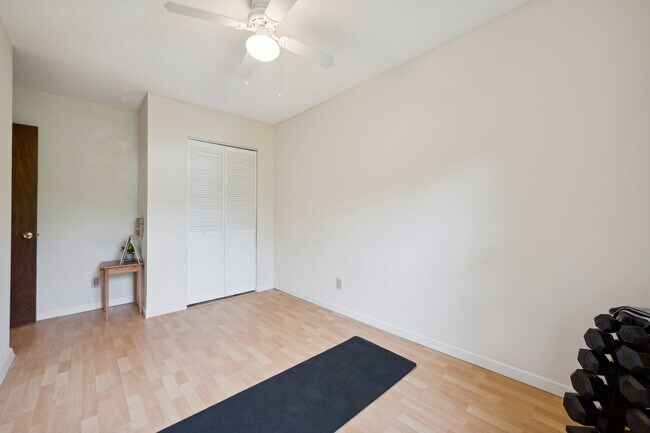 Building Photo - 3 bedroom home close to Duke Avaialble Ear...