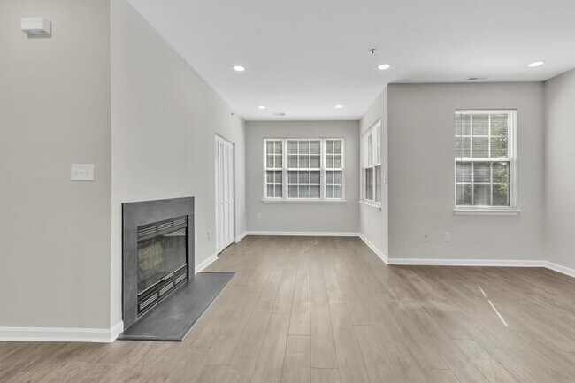 Building Photo - 606 Rolling Hill Walk