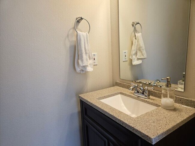 Building Photo - Bent Creek Plantation