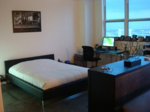 Building Photo - 133 NE 2nd Ave