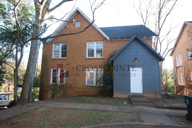 Primary Photo - Available Now! 2 bedroom in Historic Charn...