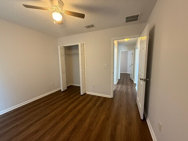 Building Photo - 5458 Hidden Gardens Dr