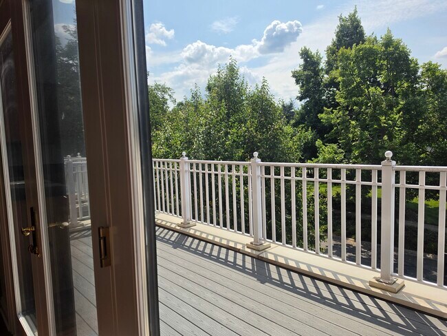 Building Photo - 2085 Valor Ct