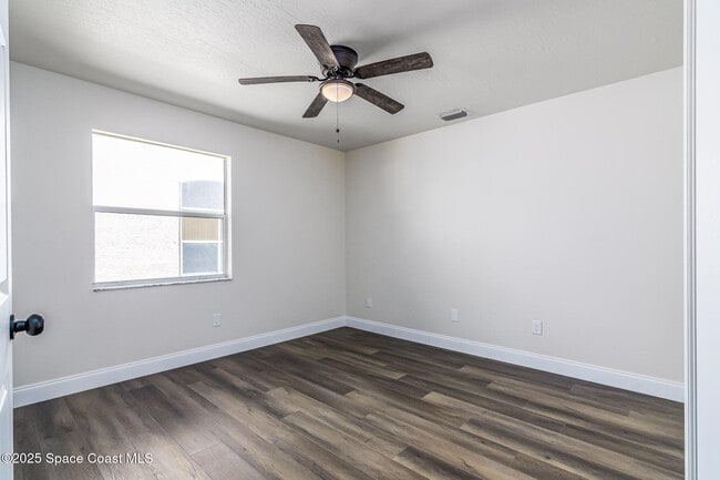 Building Photo - 480 Prestwick Ct