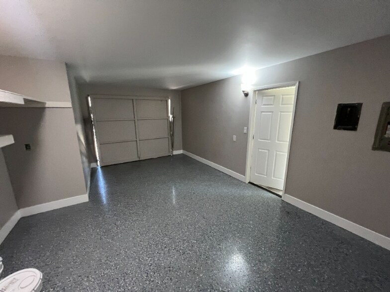 Building Photo - 803 El Portal Ave