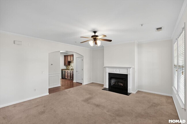 Building Photo - 235 River Green Ave