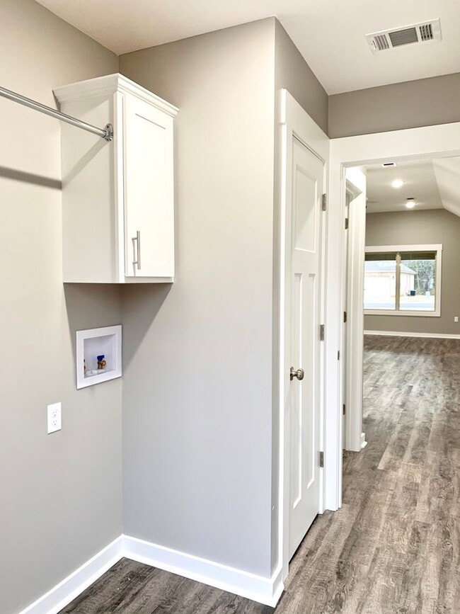 Building Photo - Modern 3-BR/2-BA Home Near ASU