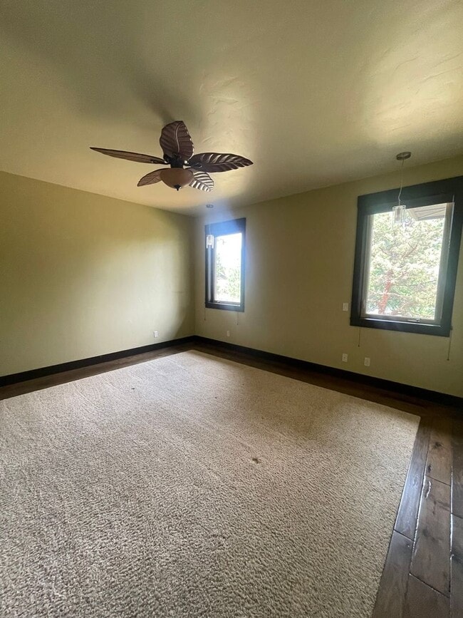 Building Photo - Gorgeous 4 Bedroom Home on Awbrey Butte!