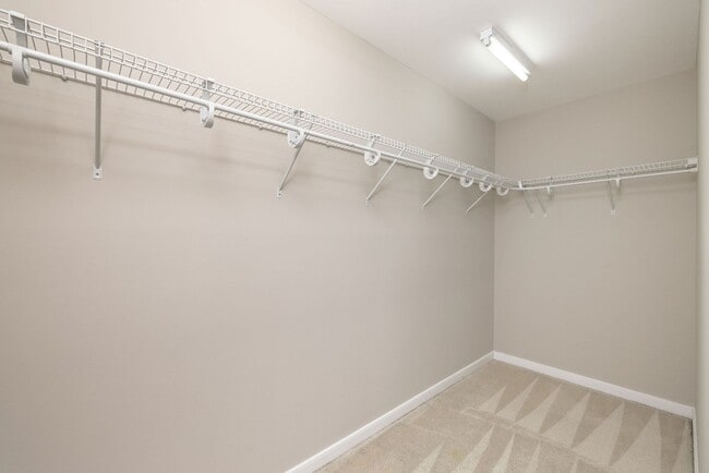 Building Photo - Well-maintained townhouse in Richmond