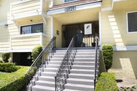 Building Photo - Nelk Manor