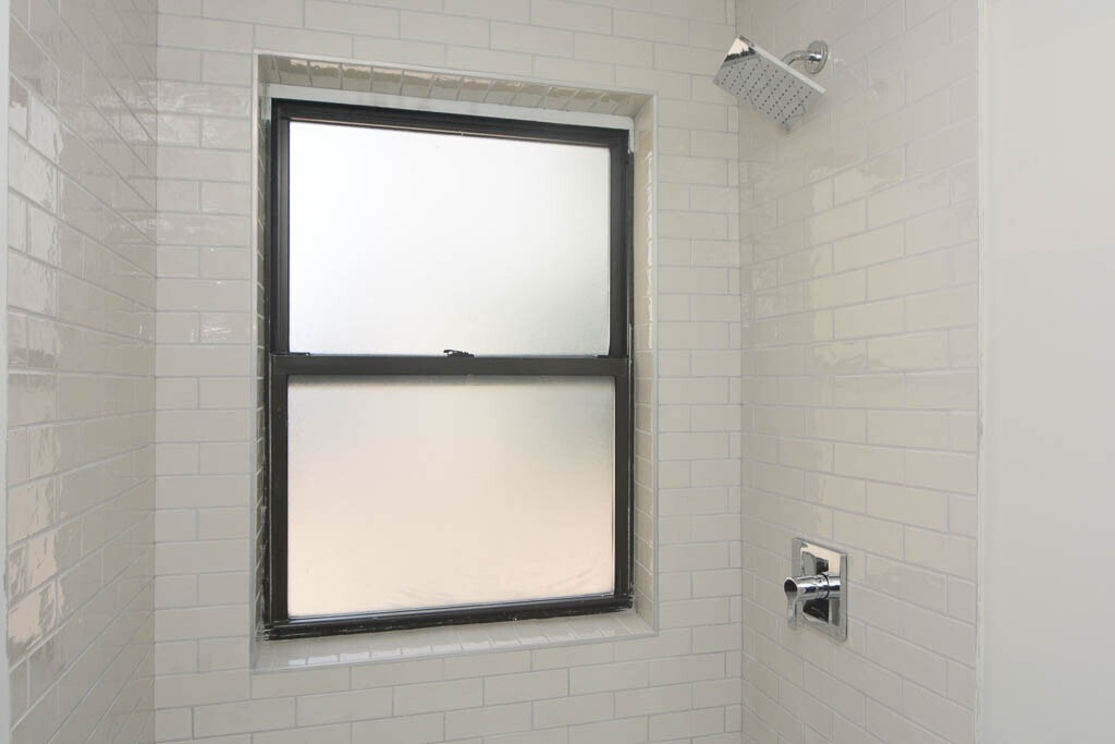 Building Photo - 510 W Belmont Ave