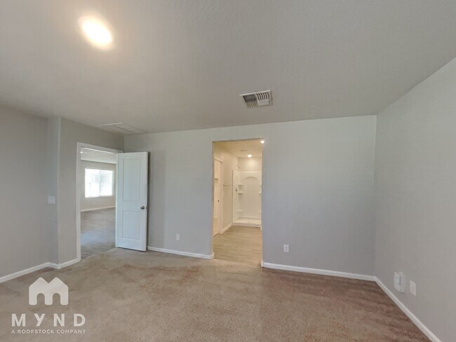 Building Photo - 2060 E Velvet Pl