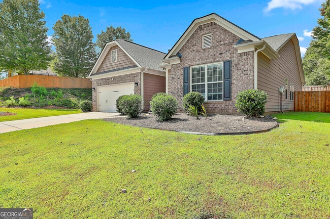 Building Photo - 205 Inverness Ave