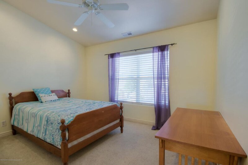 Building Photo - 1504 E Helen Way