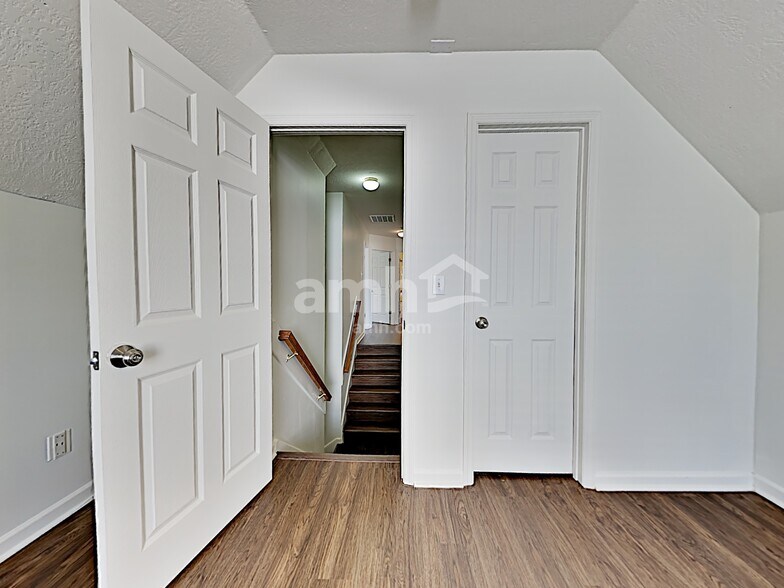 Building Photo - 5721 Gaboury Ln