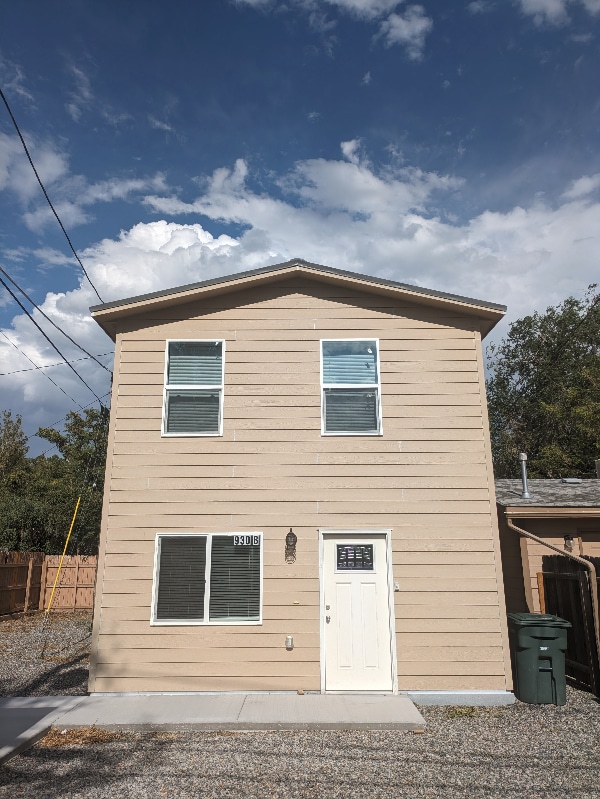Primary Photo - 930 Pinyon Ave