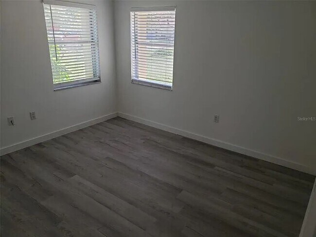 Building Photo - Canal Home 3 Bed 2 Bath