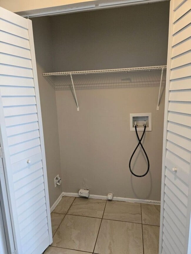 Building Photo - Cozy 2 bedroom/1 bath Duplex