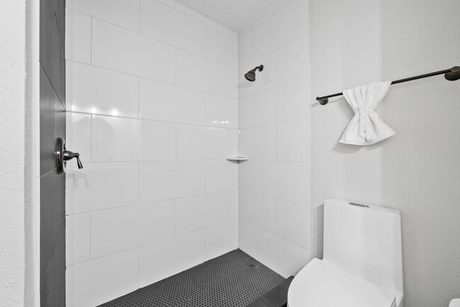 Building Photo - 3831 Landmark Dr