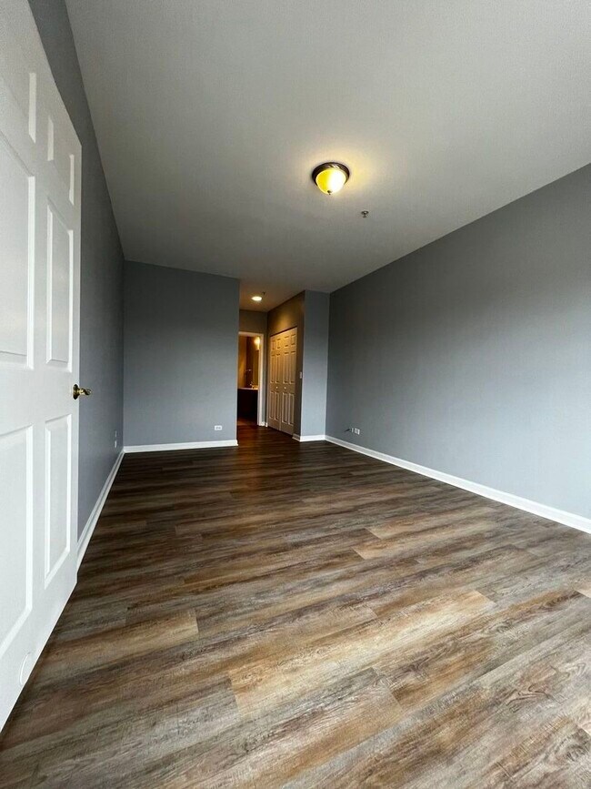 Building Photo - 9440 S 51st Ave