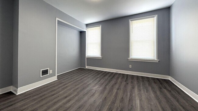 Building Photo - 3740 N Park Ave