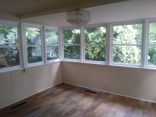 Building Photo - Chapel Hill / 5BR House on Cottage Ln AVAI...