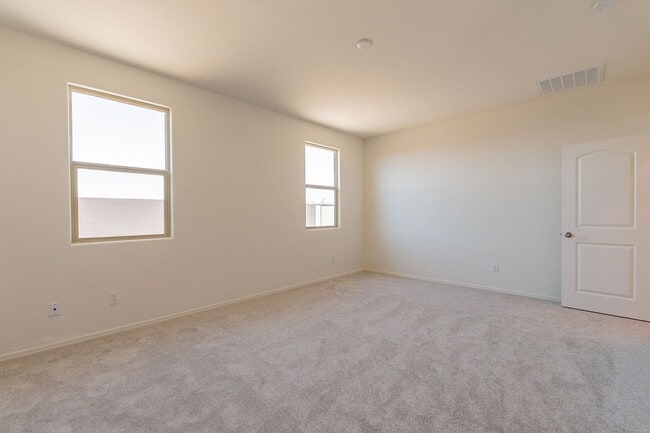 Building Photo - Modern 3-Bed + Den Home in Ventana De Estrellas