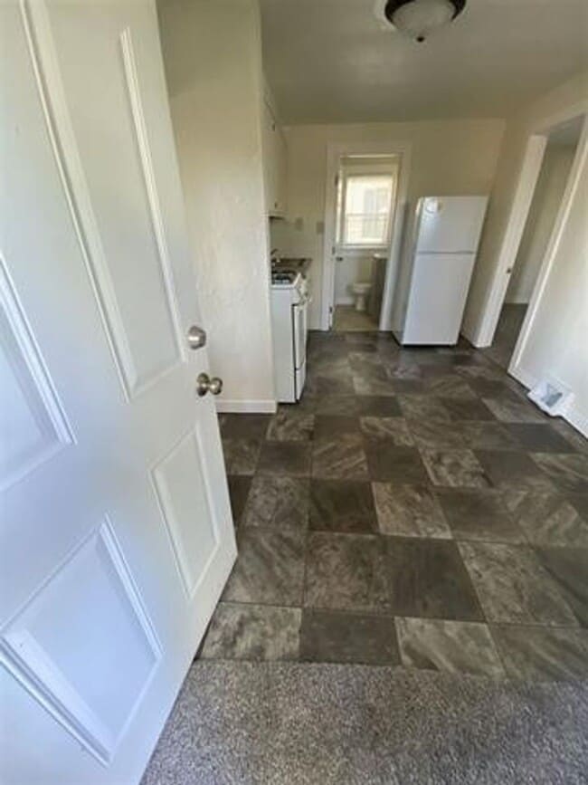 Building Photo - 1133 Lincoln St