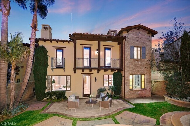 Building Photo - 33 Tall Hedge