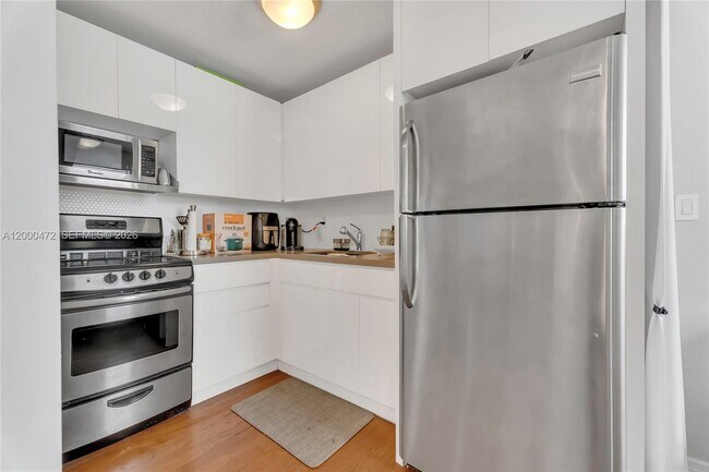 Building Photo - 1542 Drexel Ave