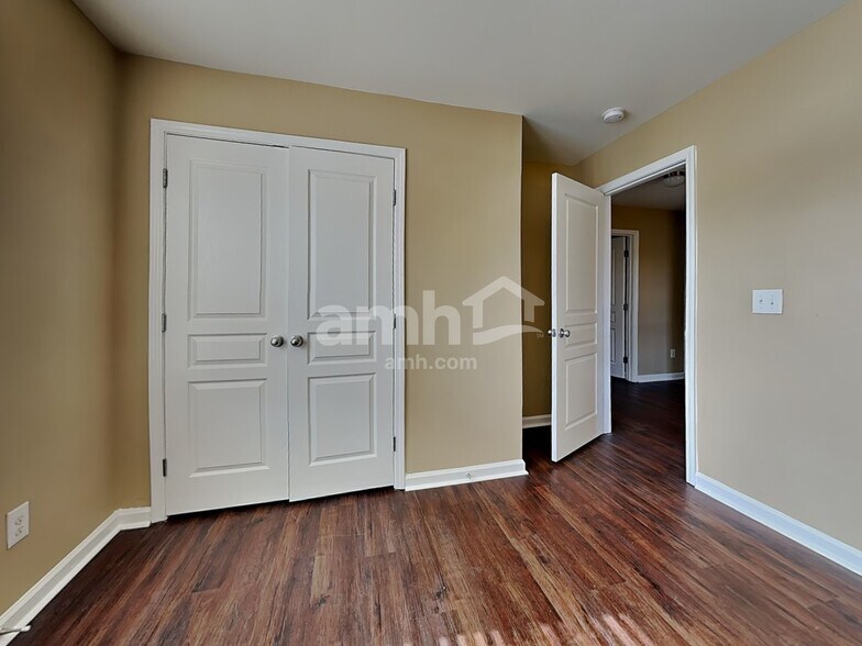 Building Photo - 1404 Manley Ct