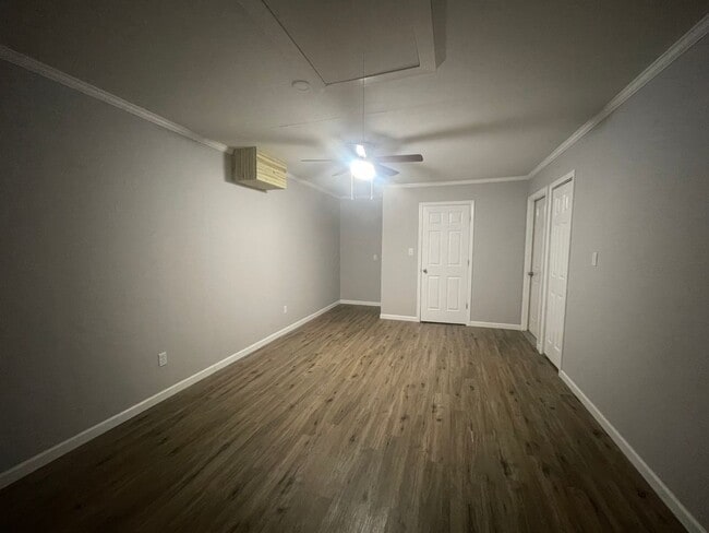 Building Photo - Haughton Beauty with Bonus Room