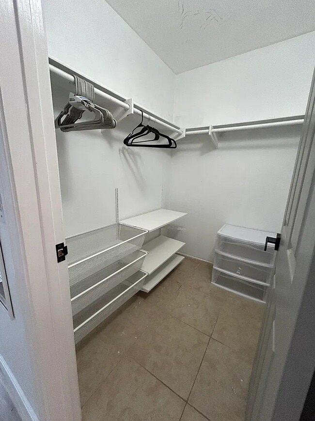 Building Photo - 3078 Broadway