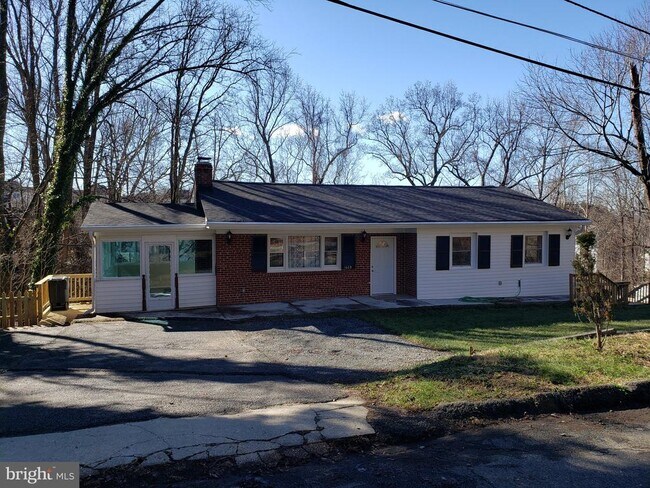 Building Photo - 1609 Lee Rd