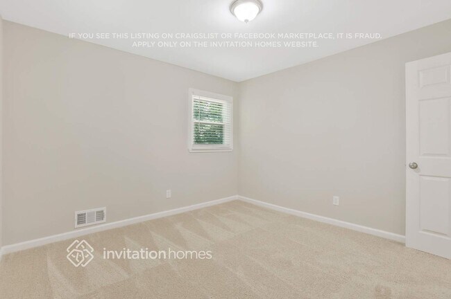 Building Photo - 1721 Flintwood Dr SE