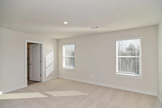 Building Photo - 1098 Bluffton Cir