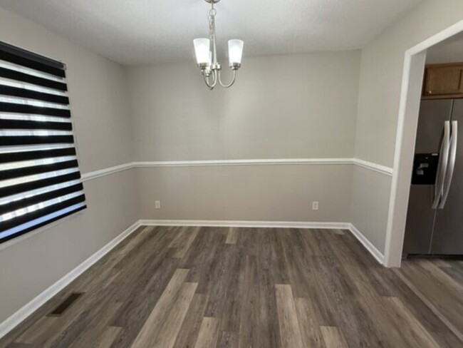 Building Photo - 629 Torhunta Dr