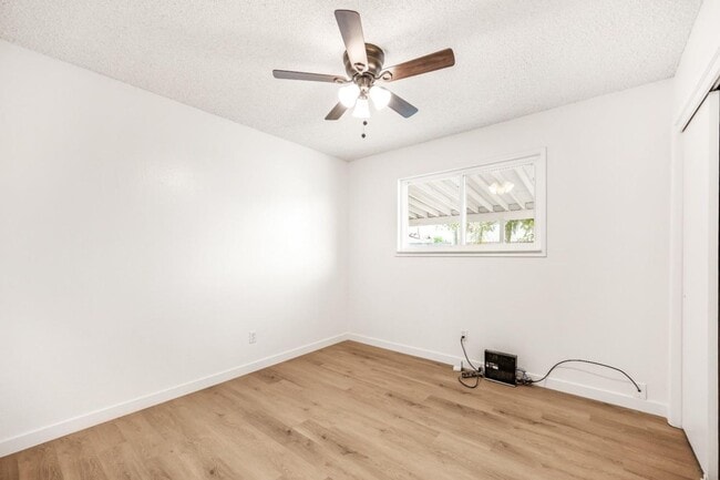 Building Photo - $2,250 Gettysburg & Peach, 3 Bedroom 2 Bat...