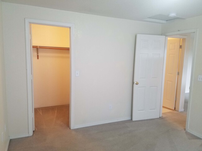 1 bedroom - 1118 N Forest