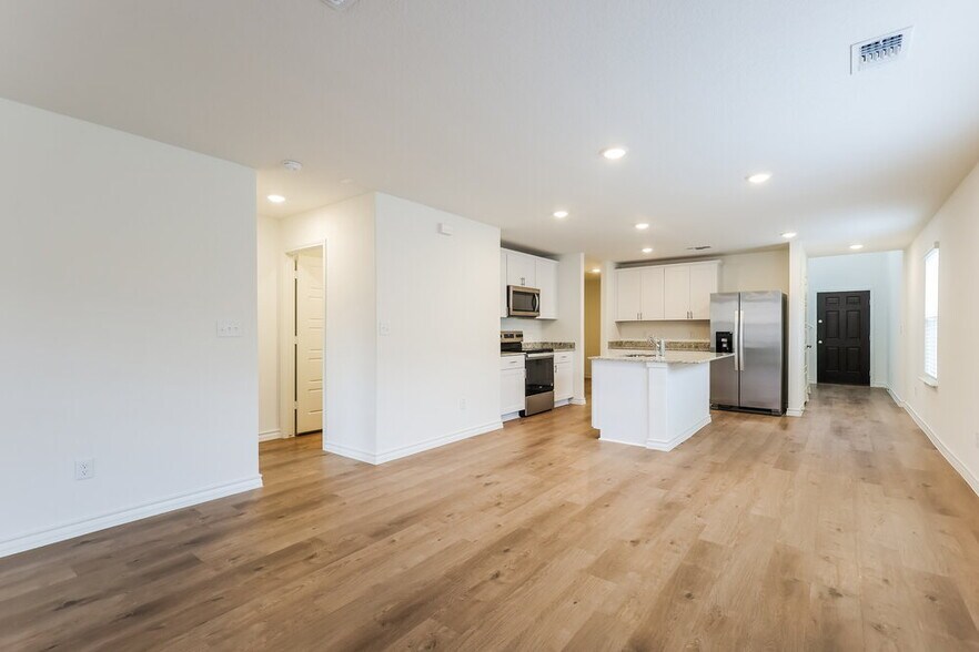 Building Photo - 10327 Monte Carmel Pl