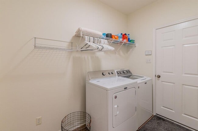 Building Photo - 4004 Rocky Shore Ln
