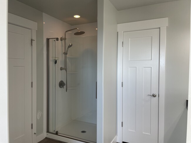 Building Photo - 865 S Aspen Wy