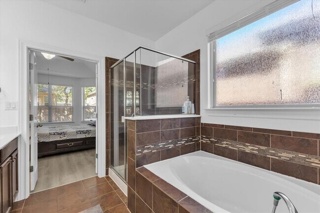 Building Photo - 4421 Trinity Woods St