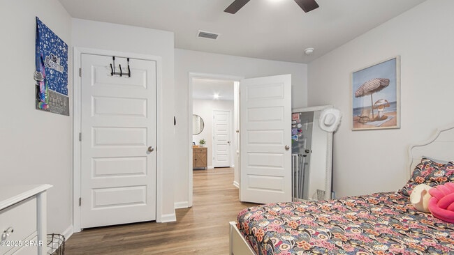 Building Photo - 5044 Rivergrass Dr