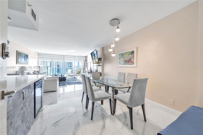 Building Photo - 2501 S Ocean Dr